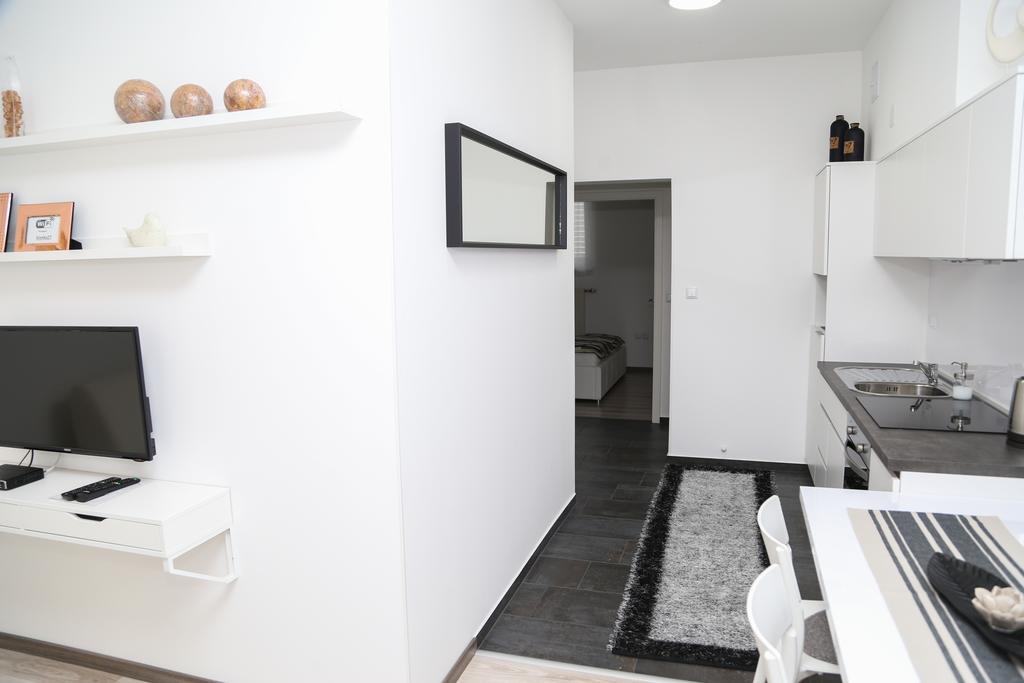 Apartments Bogdan สเวติ มาร์ติน นา มูรี ภายนอก รูปภาพ